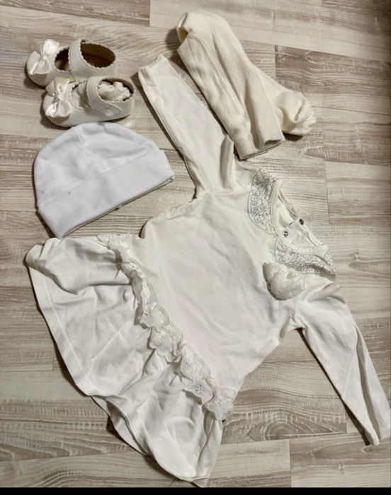 Zestaw do chrztu buciki sukienka  rajstopki 68-74