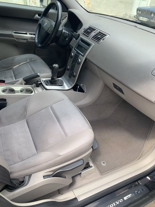 VOLVO S40 для військових