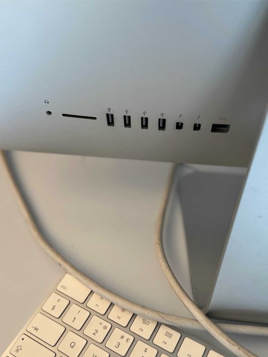 Vendo IMAC 21,5" Retina 4K - 2015 - 1TB - 16GB RAM