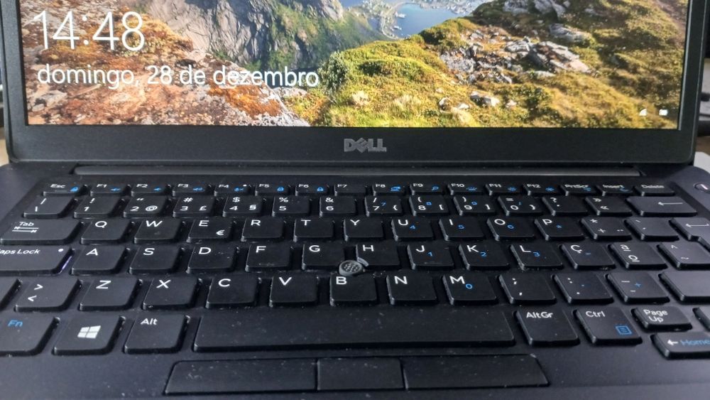 portatil Dell 7480 i5-7300U CPU