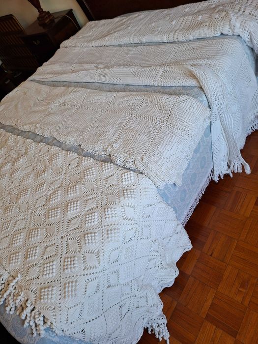 Colchas em crochet como novas - 5 unidades cama de casal/corpo e meio - Bellissima execução