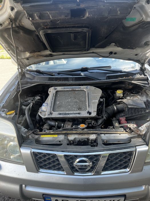 Автомобіль Nissan X-Trail, 2005 року випуску