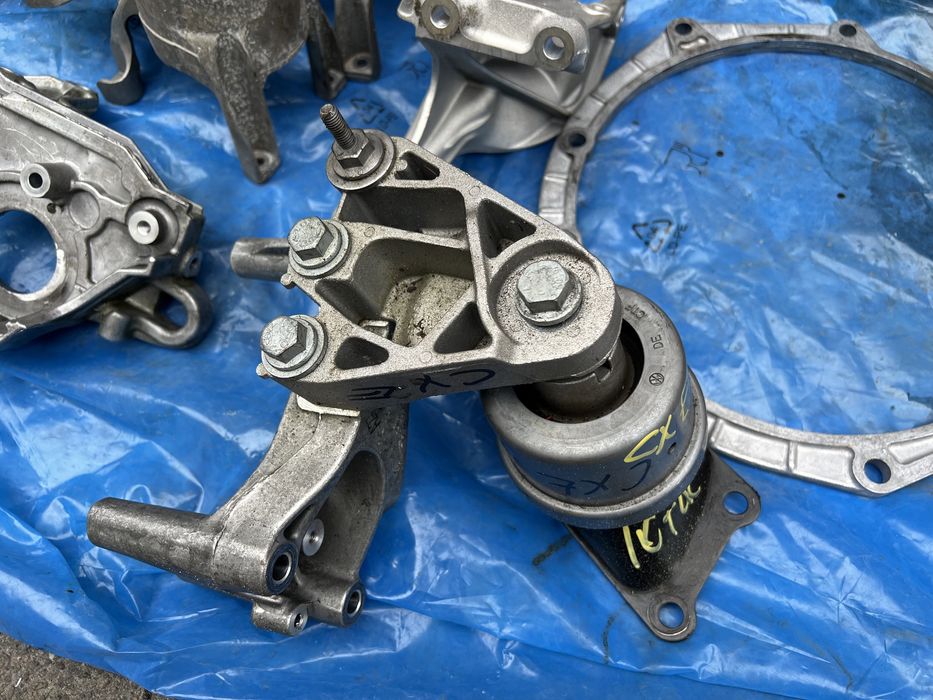 VW T6 кронштейн двигуна подушка мотора двигателя Т6 Фольксваген