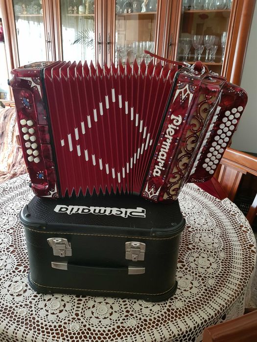 Concertina Piermaria como nova á quarta voz com registos em FÁ Lá Ré