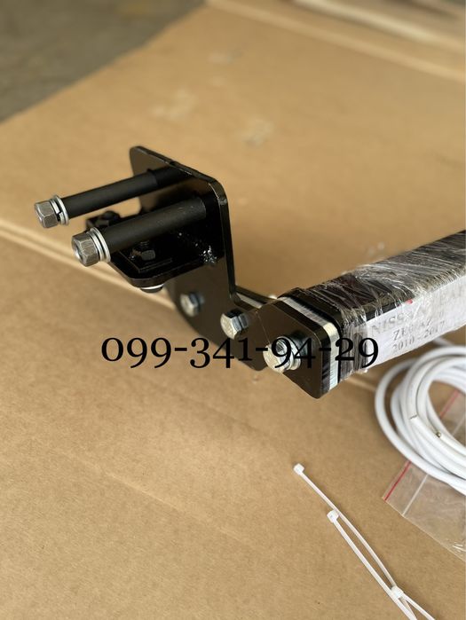 Фаркоп Ніссан Ліф першого та другого покоління