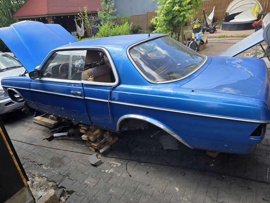 Mercedes w123 230ce silnik m102 na części