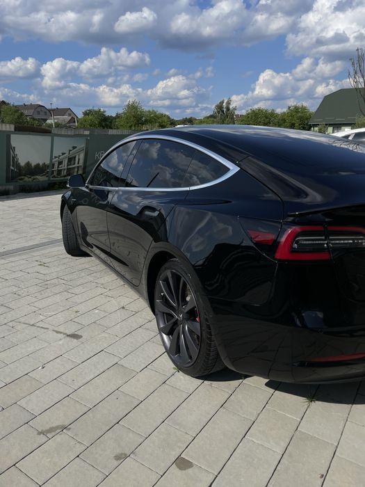 Tesla Model 3 Performence