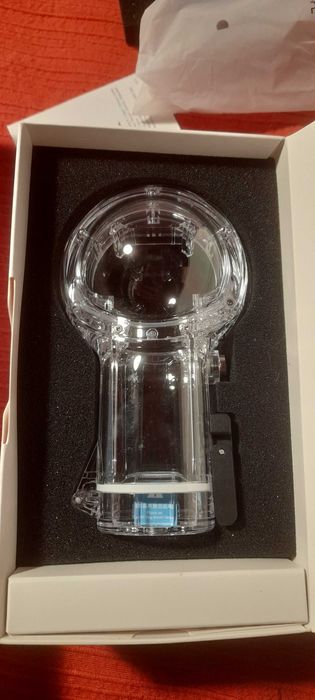 Insta360 ONE RS Vertical Battery and Two 360° Waterproof Cases64283836674179124