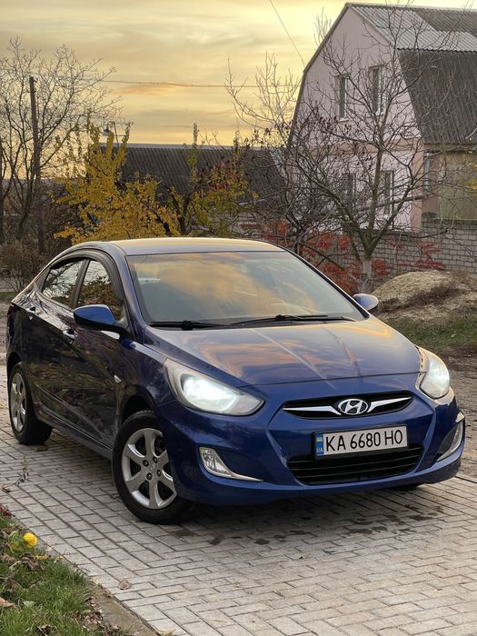 Hyundai accent 2013 год 1.4 бензин автомат