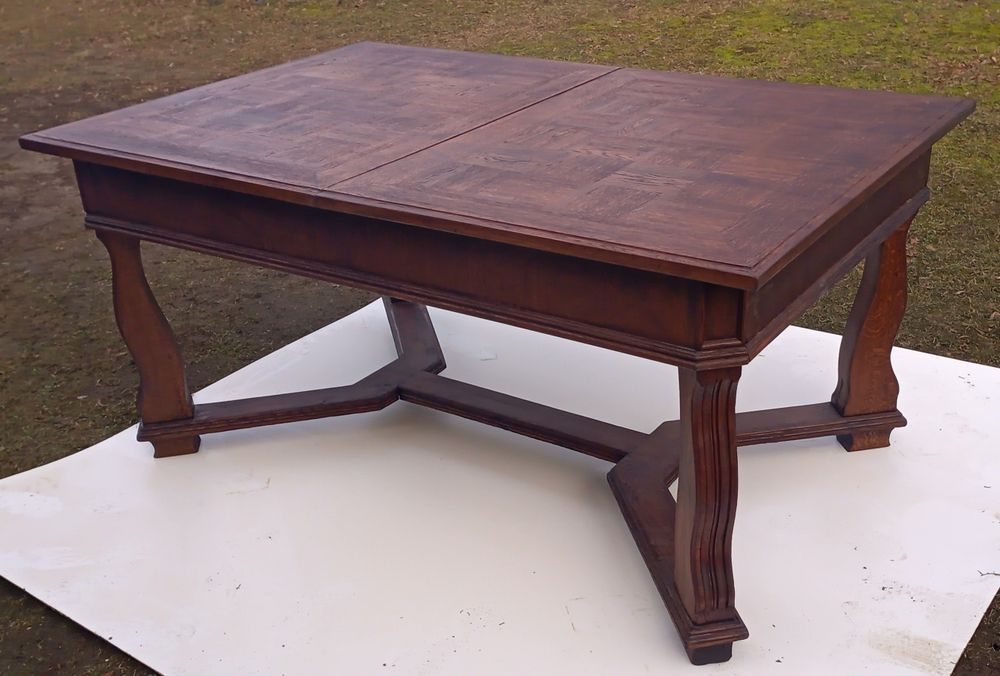 Stół dębowy z krzesłami