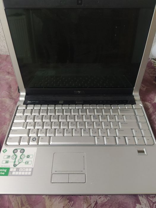 Ноутбук DELL M1330