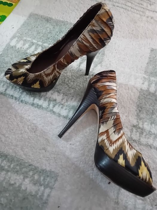 Sapatos salto Aldo 39