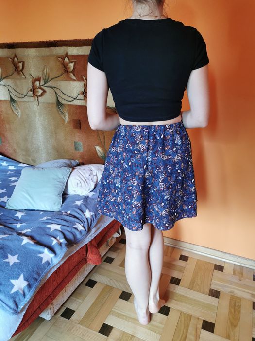 Granatowa spódniczka w paisley boho ze sznurkiem