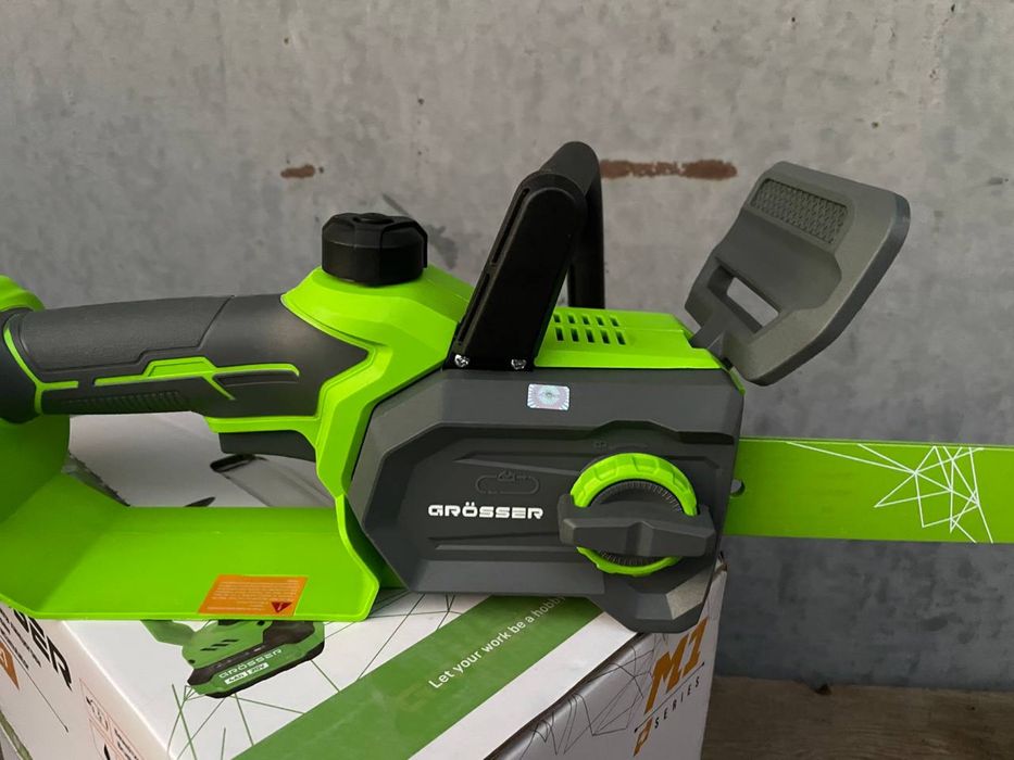 Акумуляторна безщіткова ланцюгова пила Grosser GCS 121