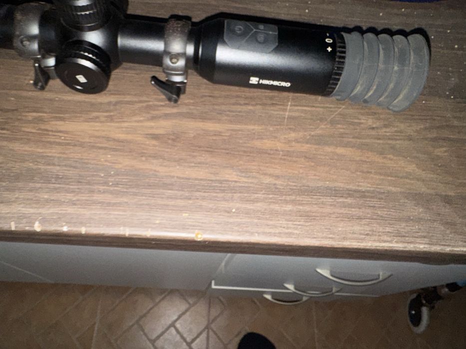 Mira noturna e monoculo termico