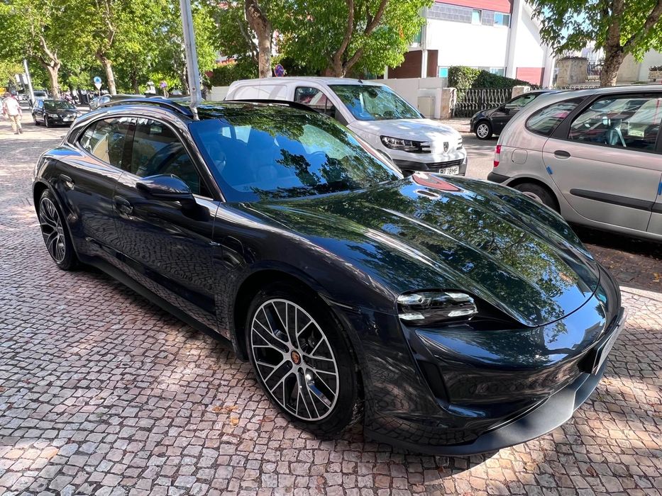 Porsche Taycan Sport Turismo Standard