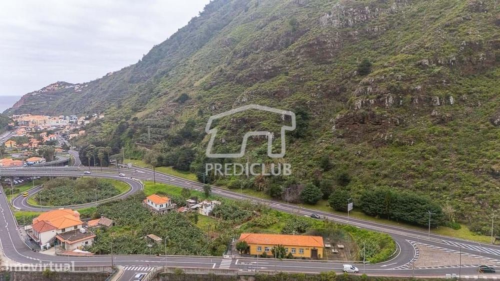 Terreno 1381 m2 com uma parte Urbana - Ribeira Brava