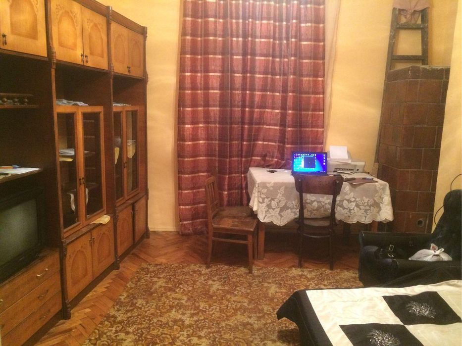 Продам будинок, Підзамче