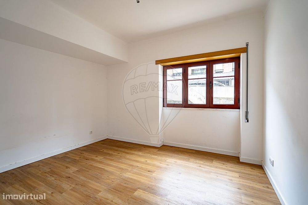 Apartamento T4 para arrendamento