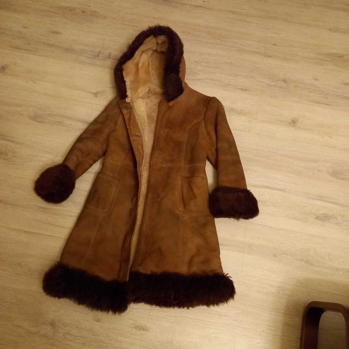 kożuch damski-młodzieżowy  r 34  do  1,50 wzrostu