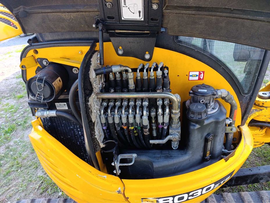 Продаю міні екскаватор JCB