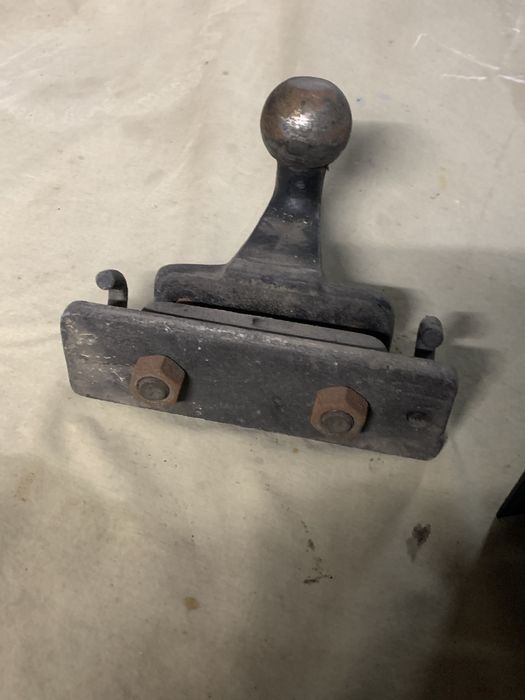 Bola de reboque universal