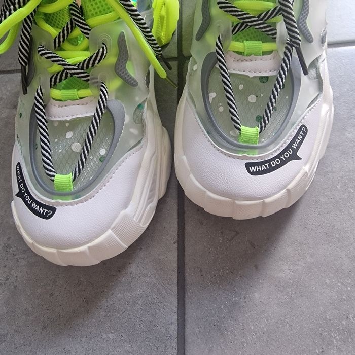 Śliczne snakersy 39