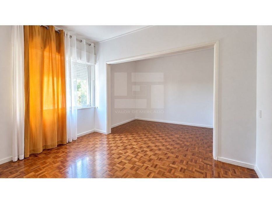 T3 em prédio remodelado | Avenida de Pangim, Amadora
