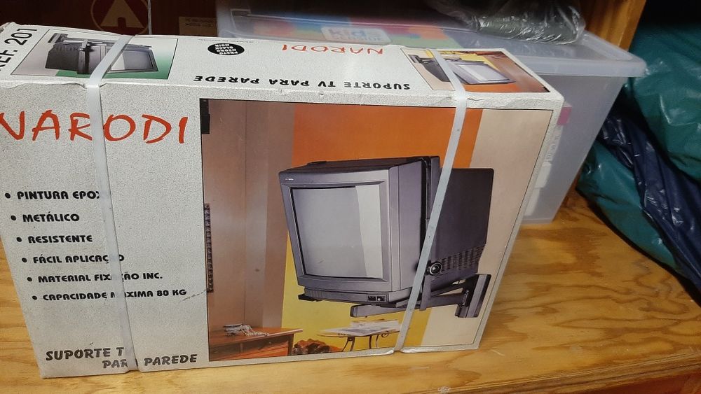 Suporte de parede  para TV novo