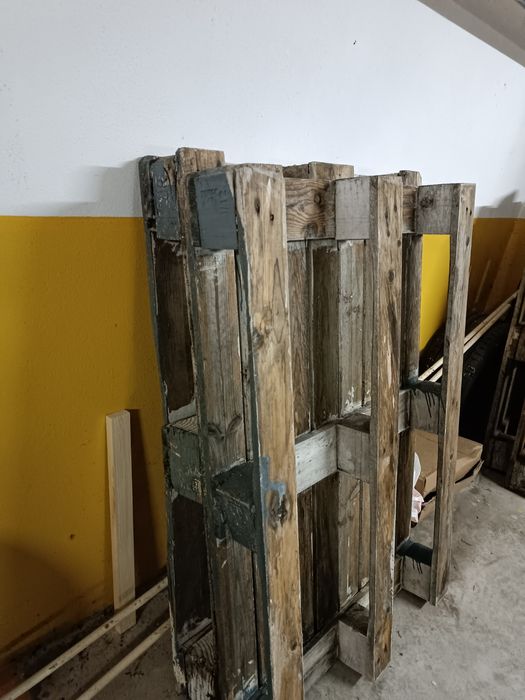 4 paletes de madeira