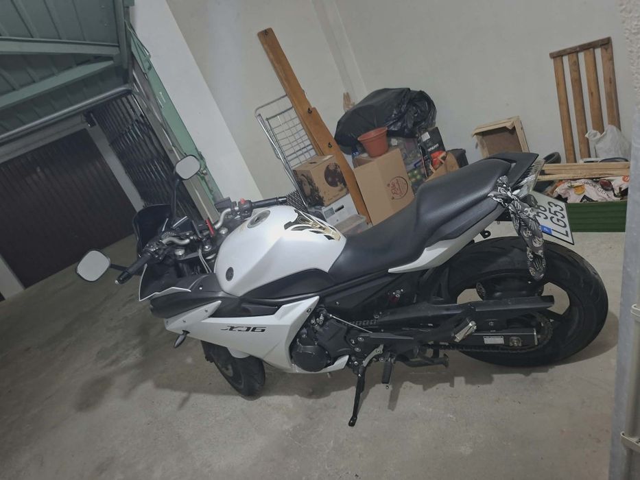 Yamaha XJ6 ano 2011 como nova