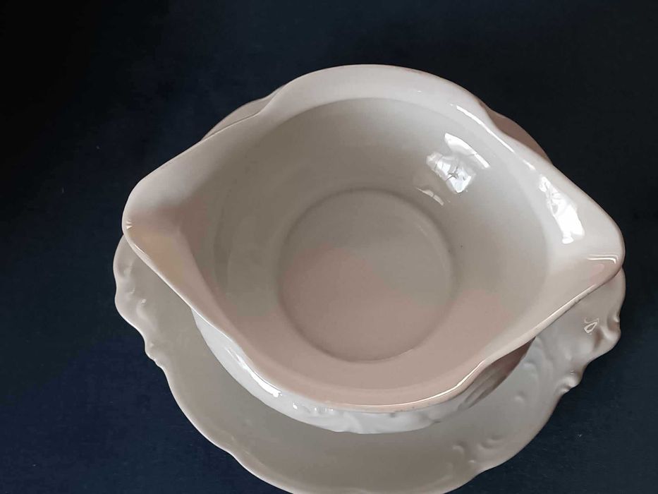 sosjerka porcelana biała 50 letni antyk Wawel prl