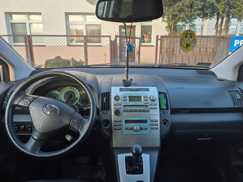 Sprzedam Toyota Corolla verso 2005r.