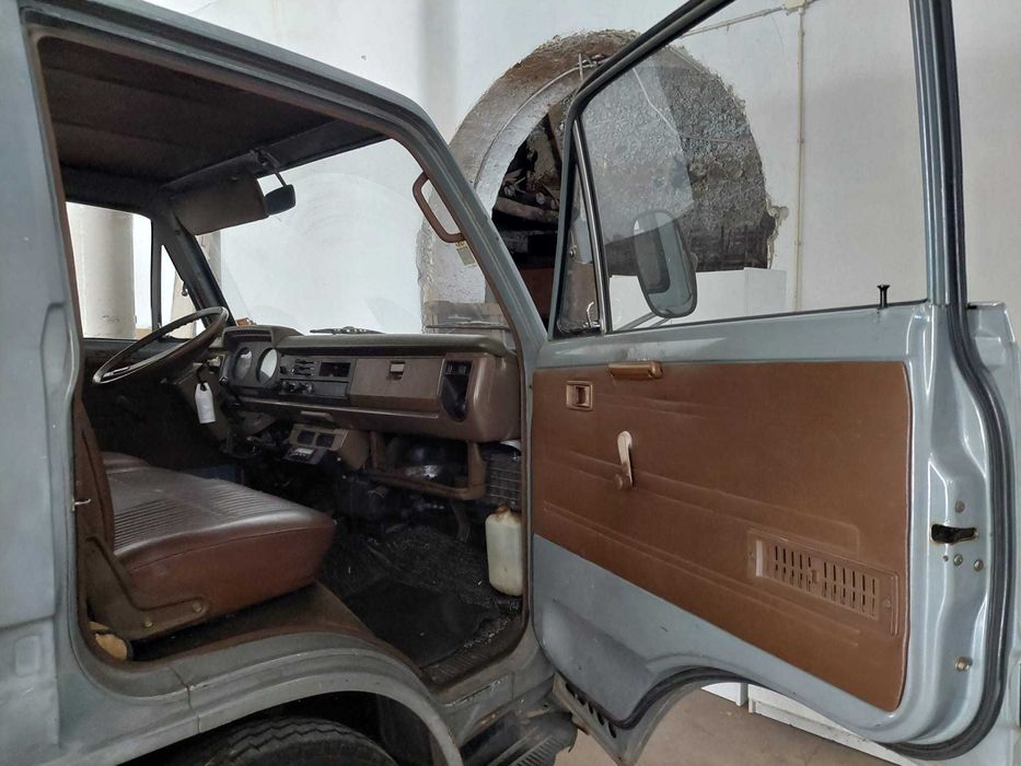 Carrinha Toyota Dyna a Diesel de um único proprietário