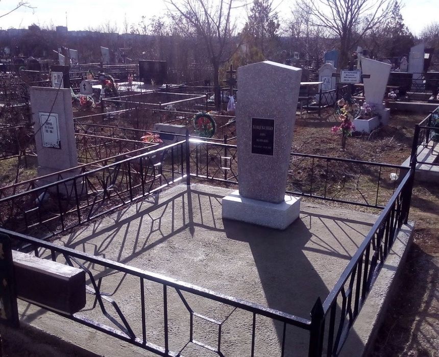 Уборка могил Арциз.Прибирання могил