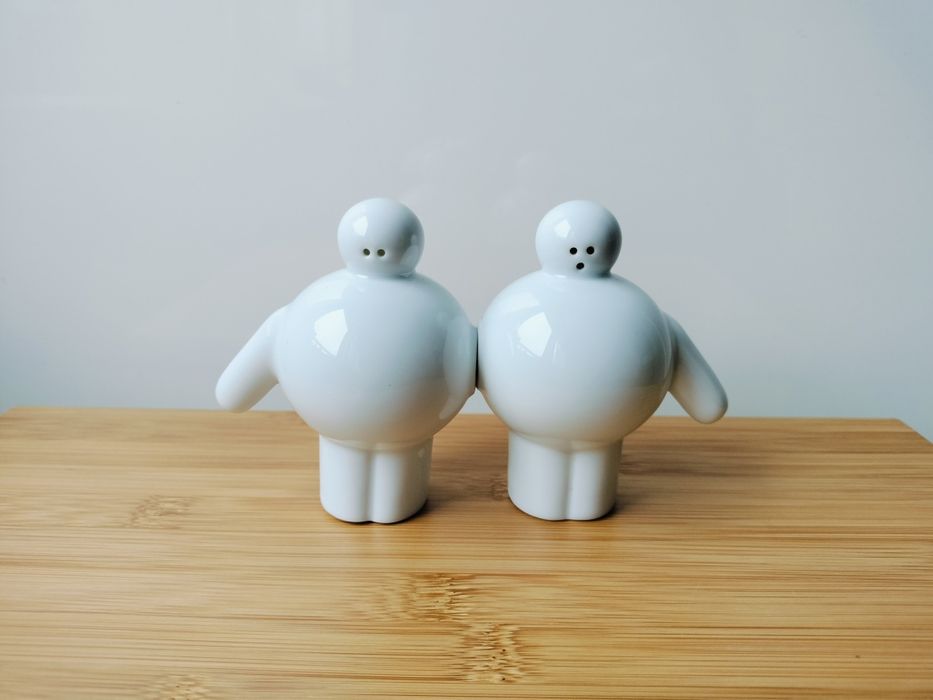 Pepper and salt shaker423649150920960000