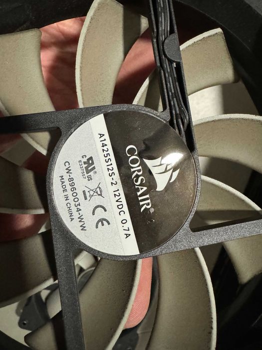 Water cooling CPU Corsair H115i 280mm