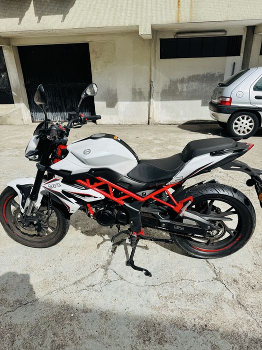 Benelli BN 125 em excelente estado