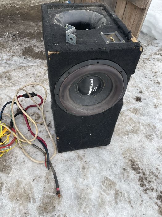 Сабуфер з двома підсилювачами