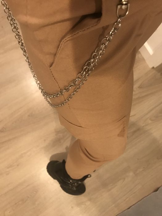 Spodnie kamel beż bojówki rurki z łańcuszkiem rozm S/M