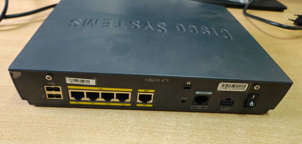 Cisco 870 маршрутизатор