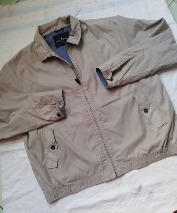 Чоловіча вітровка