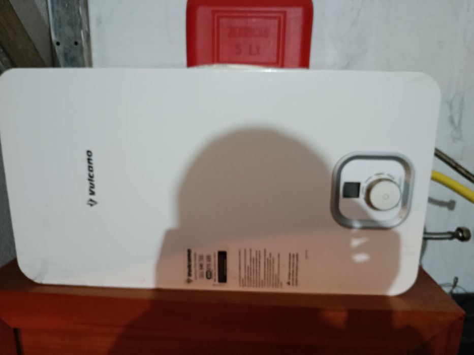 Vendo esquentador impecável