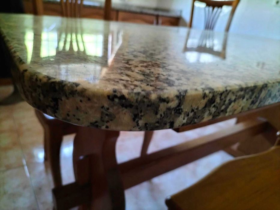 [Excelente]  MESA DE COZINHA    em Granito