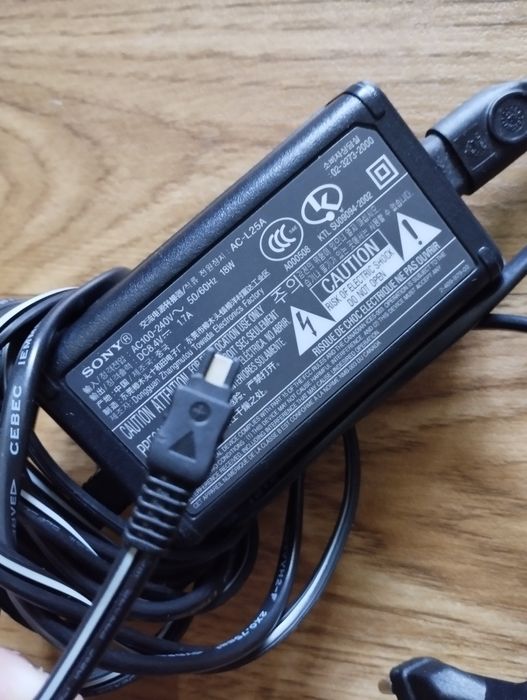 Адаптер живлення для відеокамери Sony