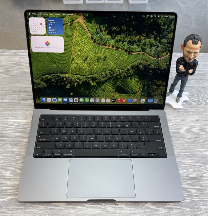 MacBook Pro 14  M1 Pro / RAM 16 / 8 CPU / 14 GPU / SSD 512 GB / Space Grey / MDM