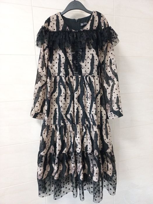 Сукня для дівчини (підлітка)