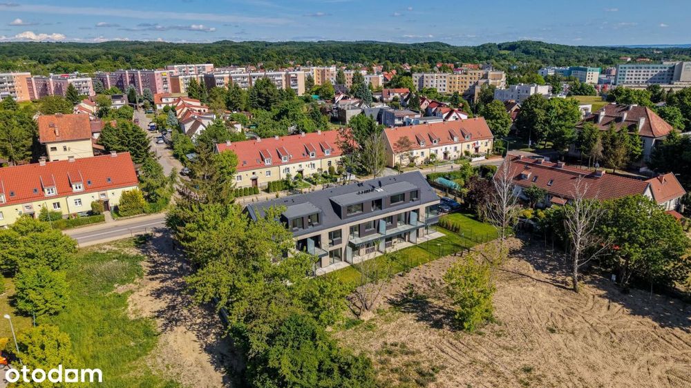 Dwupoziomowy,4-pokojowy apartament z antresolą