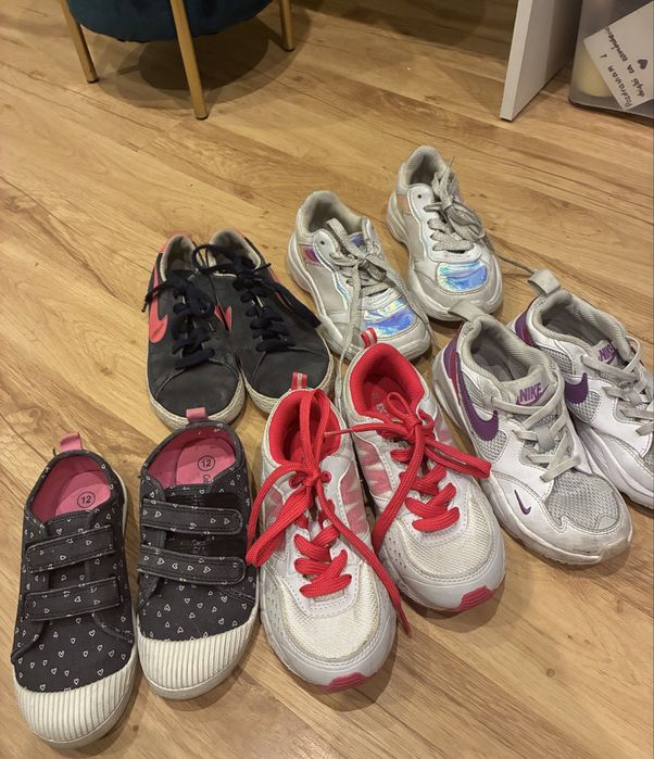 Zestaw butów dla dziecka 28-30