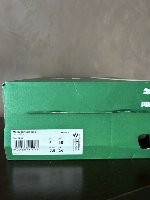 кросівки пума з коробкою